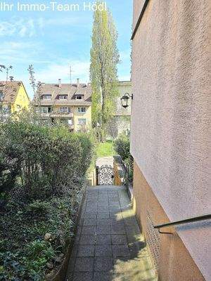 Privater Zugang mit charmantem Designertor - Sicherer Zugang mit Stil!