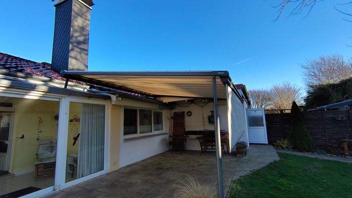 Gr.Markise mit Seitenteil