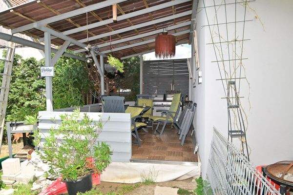 Perfekt für den Sommer ...  Pergola mit Grill