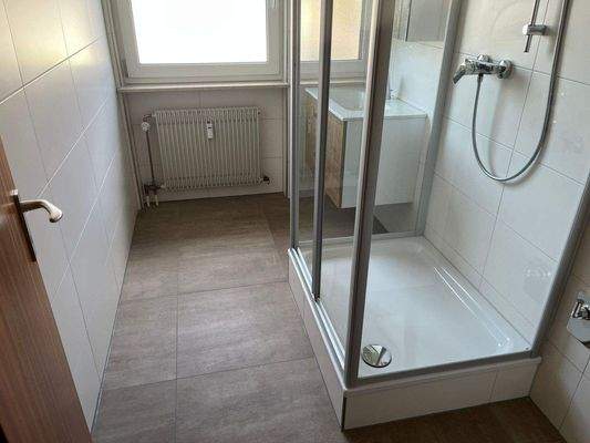 Nagelneues Duschbad