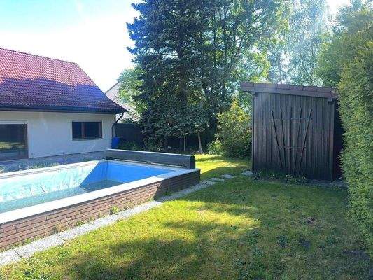 Garten mit Pool