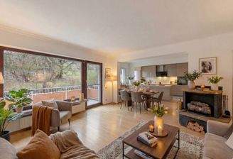 Wohn- und Essbereich 3D Staging - KI generiert