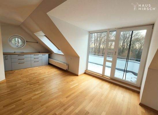 Essbereich mit schönem Blick in's Grüne