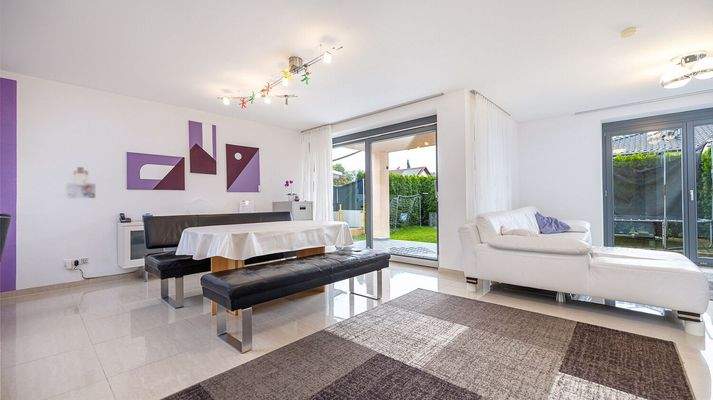 Wohnzimmer mit Essbereich