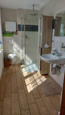 modernes Duschbad