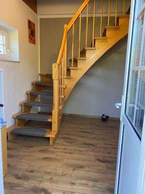 Flur mit Treppe zum OG