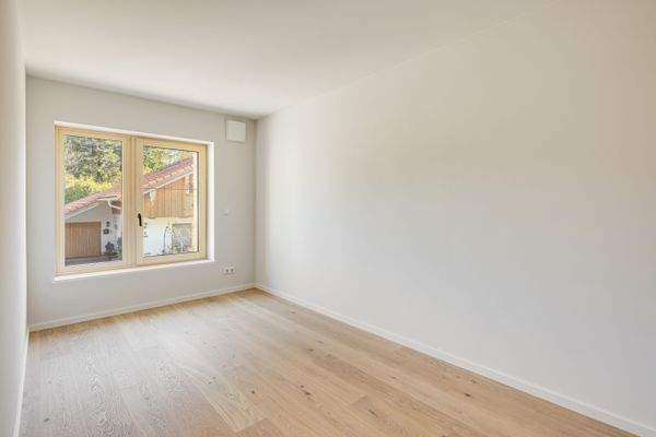 Ruhiges, helles Arbeitszimmer