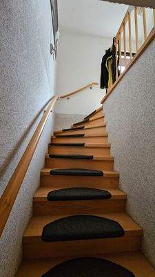 Treppe UG zum OG_01.jpg
