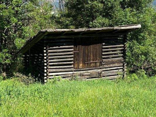 Landwitschaftliche Grundfläche mit Feldstadel