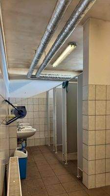Sanitärraum für Personal