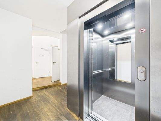 Aufzug zur Wohnung