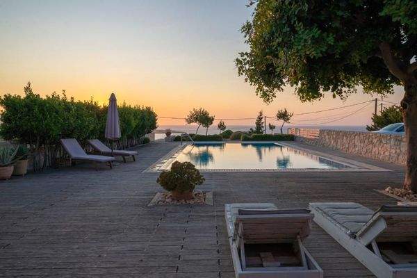 Kreta, Karteros: Einfamilienhaus in Stadtnähe zu verkaufen