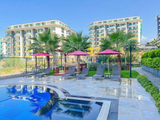 Sea-View Real Estate in Complex with Amenities in Kargıcak Alanya
