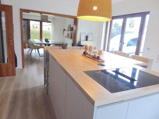 Offene Küche mit Essbereich hintere Wohnung