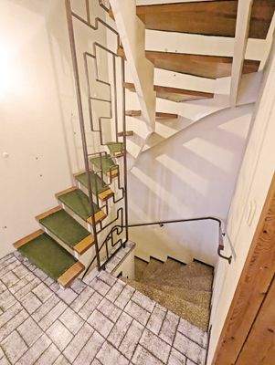 EG Treppenhaus PXL_20251030_142130774b.jpg