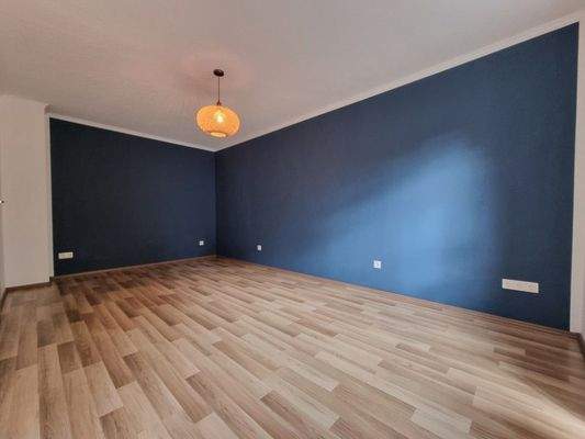 geräumiges Schlafzimmer