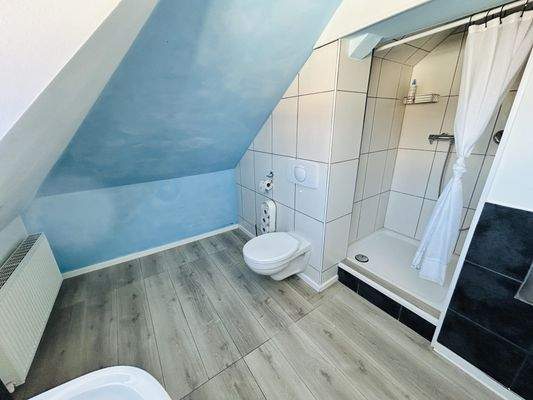 Bad im Dachgeschoss