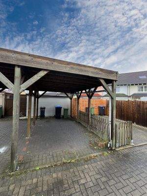 Überdachter Stellplatz