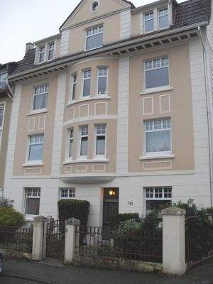 Hausansicht mit Eingangsbereich