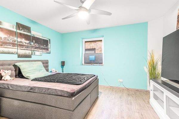 Schlafzimmer - rechte Wohneinheit