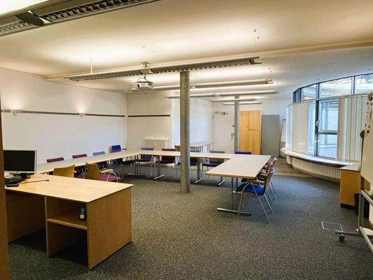 Schulungsraum / Großraumbüro