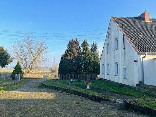 Auffahrt / Giebelseite