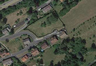 Grundstück am Hang.png