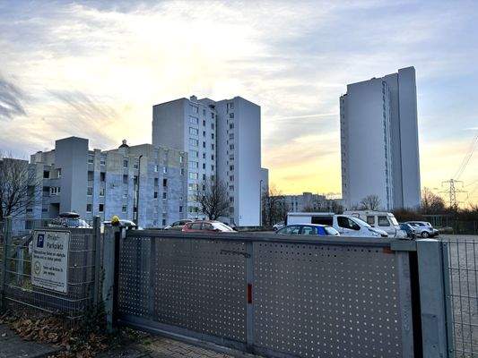 Abgeschlossener Parkplatz