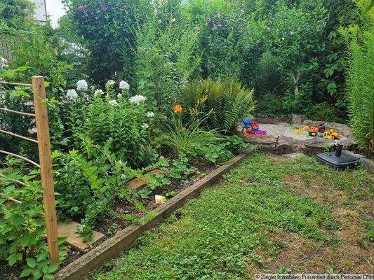 03  Außenansicht Garten, vorderer Teil