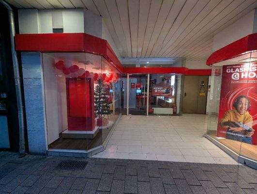 Schön beleuchtet bei Nacht