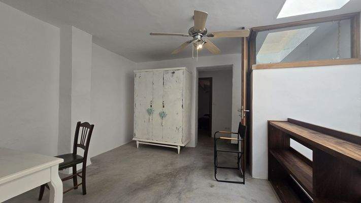 room-15915-q4q9t.jpg