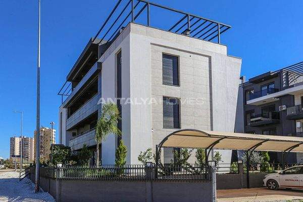 Building with High Rental Income Potential in Antalya Altintas