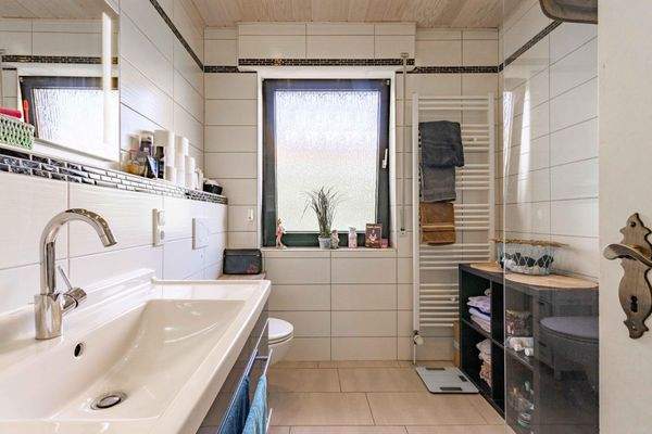 Das Badezimmer im Erdgeschoss