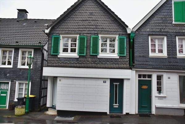 Straßen-und Eingangsseite