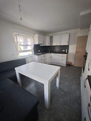 Einbauküche mit Essbereich