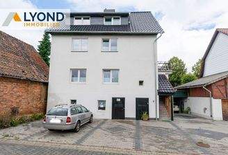 Stellplätze und Garagen