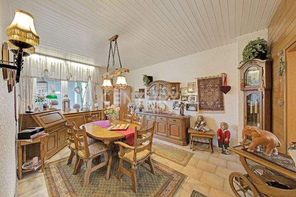 Wohn-/Essbereich (1.OG rechts)