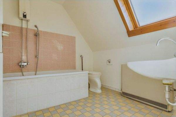 Badezimmer im Dachgeschoss