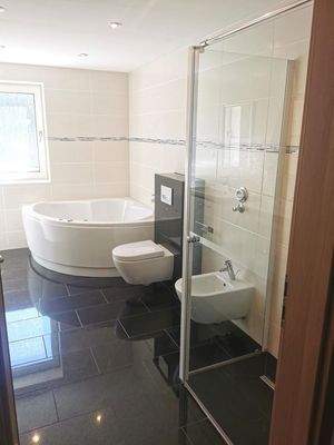 Masterbad Granitboden EG.