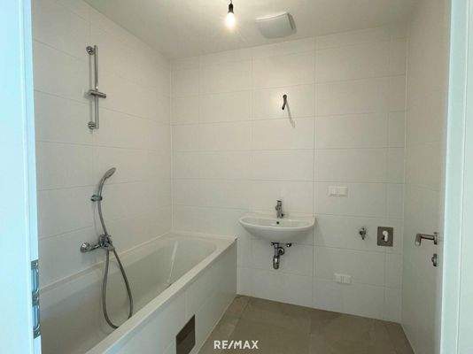 Bad 1 mit WM-Anschluss