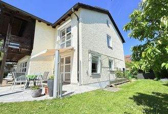 seitliche Hausansicht