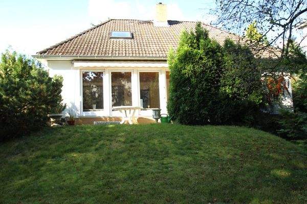 Südseite Haus und Garten