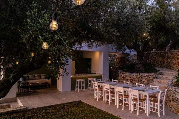 Kreta, Plaka: 2 Luxusvillen mit Tennisplatz, Olivenhain und atemberaubendem Meerblick zu verkaufen