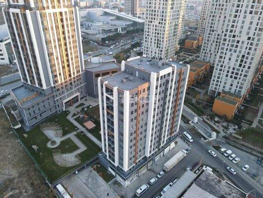 Apartments 100 Meters from the E-5 Highway in Esenyurt