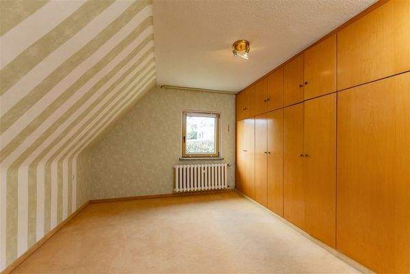 Schlafzimmer mit Einbauschrank