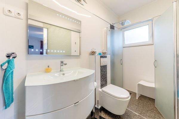 ...mit angrendendem D-Bad.