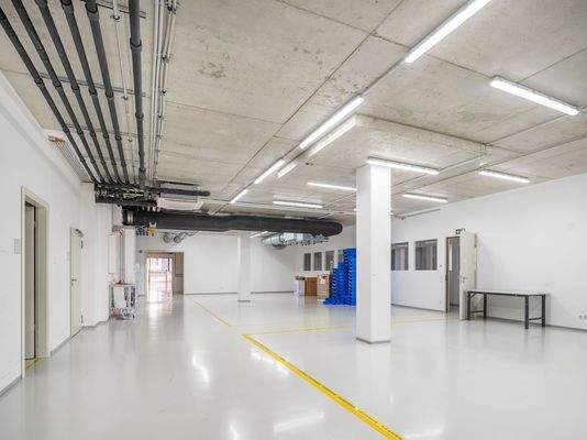 Produktion mit ESD-Böden