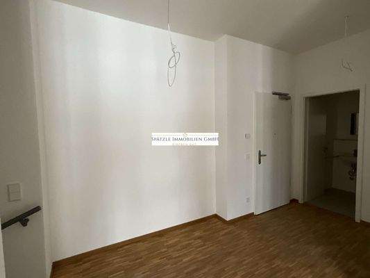 Blick vom Wohnzimmer zum Gäste-WC