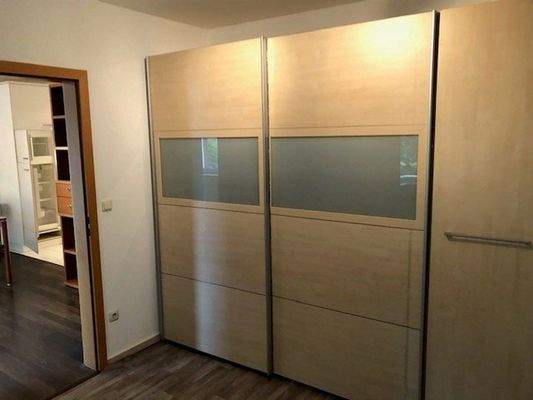 Kleiderschrank