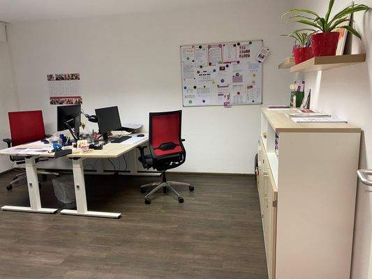 Büro 2.jpg